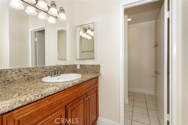 Detail Gallery Image 11 of 17 For 5460 White Oak Ave #K304,  Encino,  CA 91316 - 2 Beds | 2 Baths