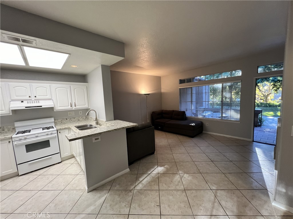 MLS #OC25266637 image #8