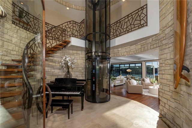 Detail Gallery Image 7 of 41 For 16631 Carousel, Huntington Beach,  CA 92649 - 4 Beds | 4/1 Baths