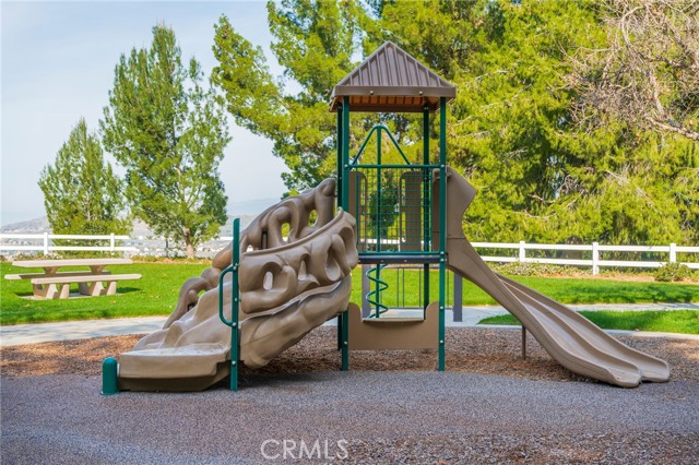 Image 34 of 43 For 17073 Spring Canyon