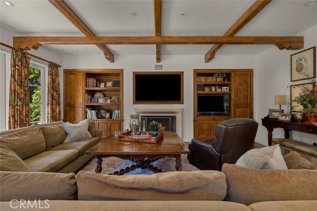 CASUAL LIVING ROOM CASUAL LIVING ROOM