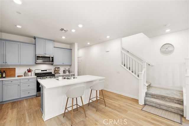 Detail Gallery Image 15 of 32 For 3906 E Coronado Privado, Ontario,  CA 91761 - 3 Beds | 2/1 Baths