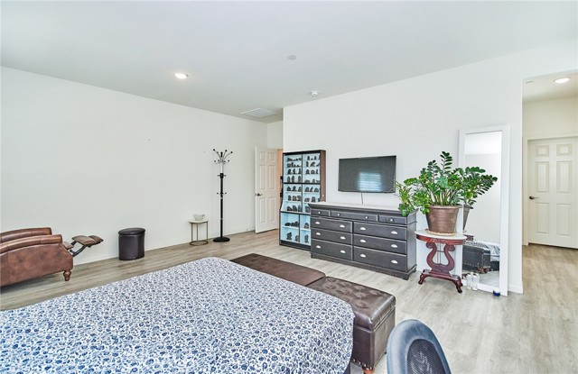 Detail Gallery Image 15 of 34 For 10746 Vista Ln, Moreno Valley,  CA 92557 - 5 Beds | 2/1 Baths