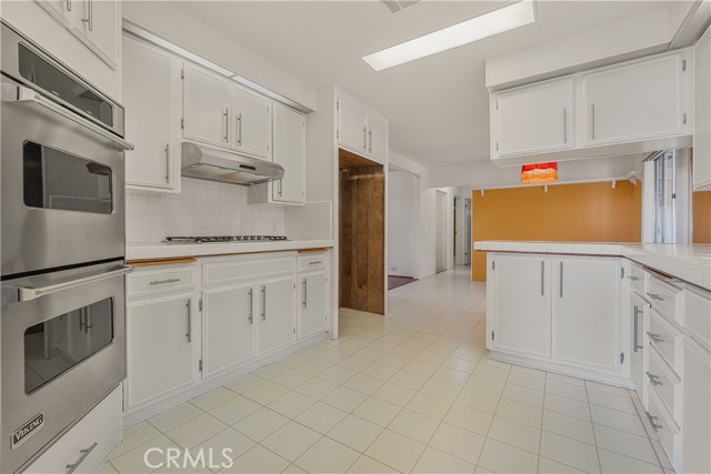 Detail Gallery Image 16 of 60 For 2550 Pacific Coast Hwy #207,  Torrance,  CA 90505 - 2 Beds | 2 Baths