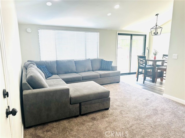 Detail Gallery Image 3 of 14 For 18197 Sundowner Way #812,  Canyon Country,  CA 91387 - 3 Beds | 2 Baths