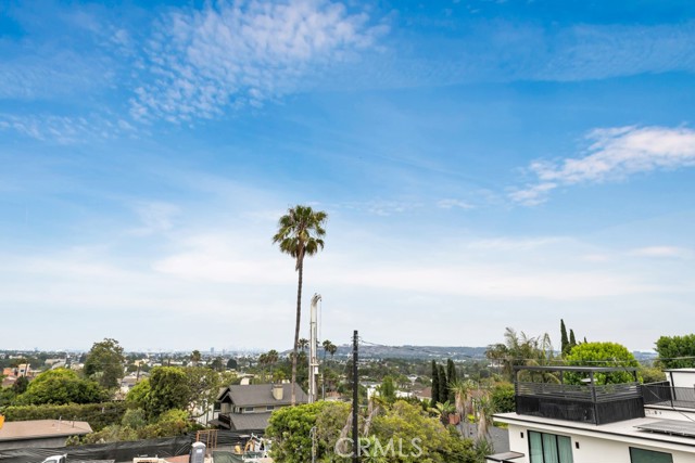 Detail Gallery Image 18 of 32 For 12131 Palms Bld, Los Angeles,  CA 90066 - 4 Beds | 3 Baths