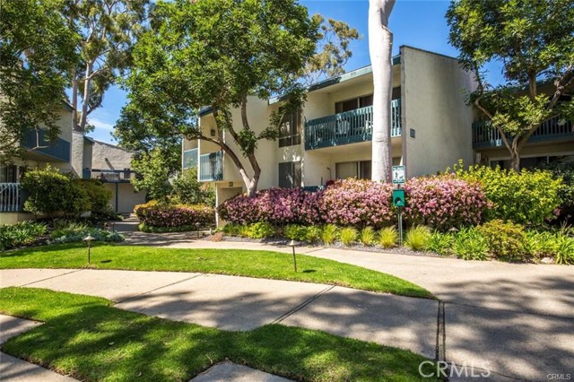 812 Camino Real, Redondo Beach, California 90277, 2 Bedrooms Bedrooms, ,2 BathroomsBathrooms,Residential,Sold,Camino Real,SB17241848