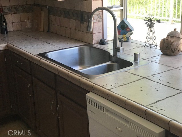 Detail Gallery Image 9 of 11 For 6176 Smokey Hill Ln, Chino Hills,  CA 91709 - 2 Beds | 2/1 Baths