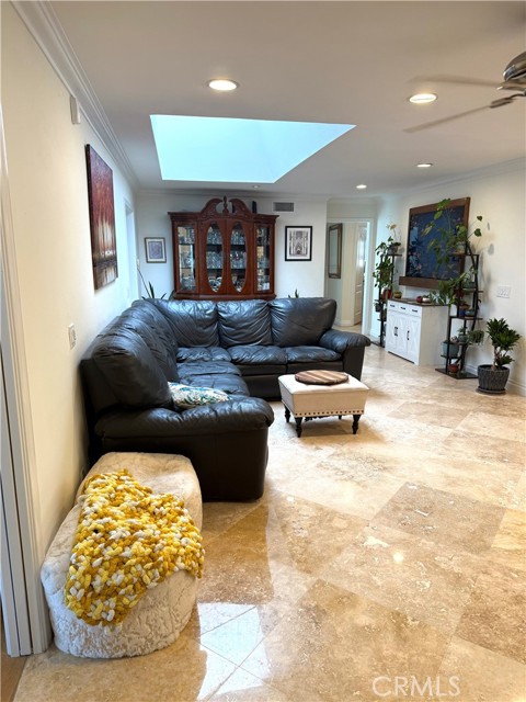 18822 Lister Lane, Huntington Beach CA: https://media.crmls.org/medias/035aa8cb-0694-46bf-b154-1b5ff149ddac.jpg