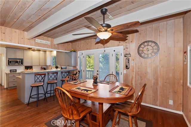 28621 Shenandoah Drive, Lake Arrowhead CA: https://media.crmls.org/medias/035adf5d-0110-4763-af1c-3948f2a01a49.jpg