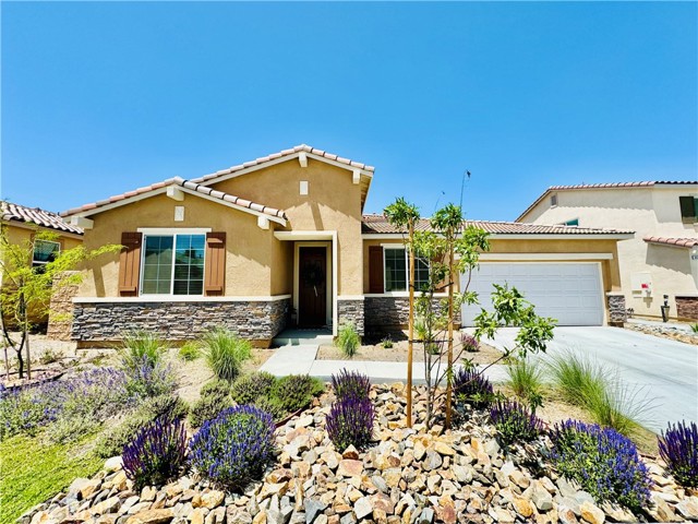 Detail Gallery Image 2 of 49 For 8672 Chester Ave, Hesperia,  CA 92344 - 4 Beds | 2 Baths