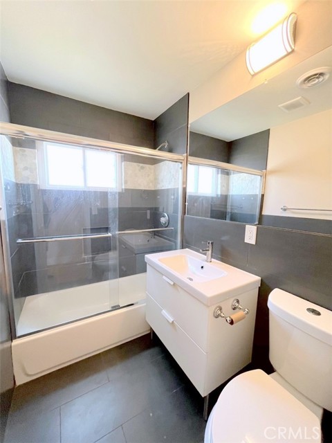 7811 Rhine Drive, Huntington Beach CA: https://media.crmls.org/medias/035aeb46-74c1-4476-ab43-98abd47affdf.jpg