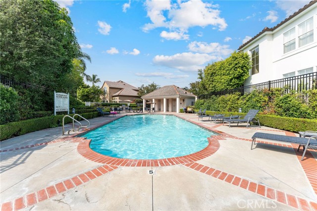 23 Belfort, Newport Coast CA: https://media.crmls.org/medias/035b0f30-d57f-4dd9-8ef6-64d9256b066d.jpg