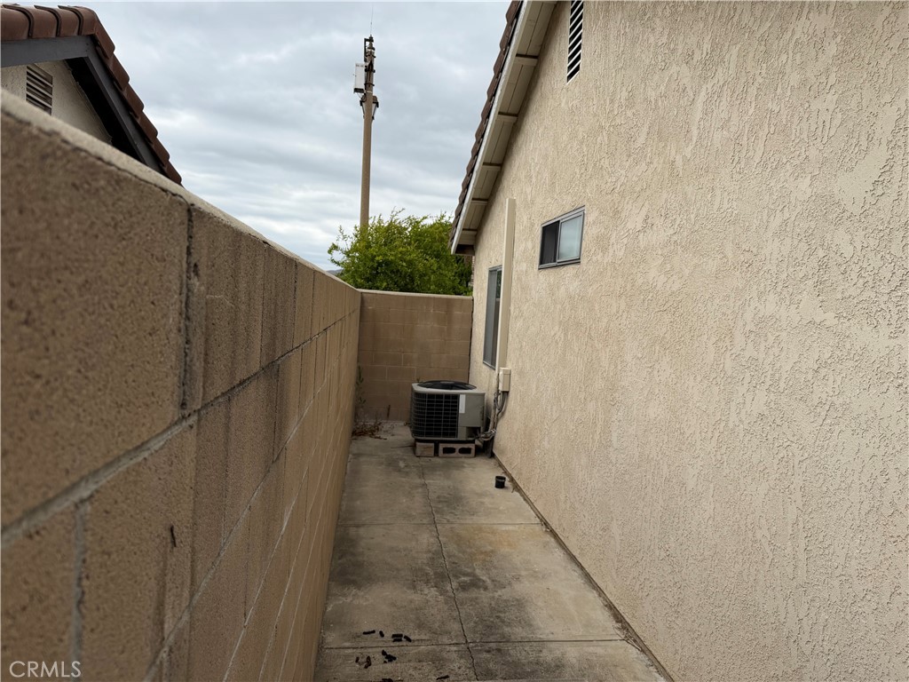 https://media.crmls.org/medias/035b1ba8-6773-4438-9261-69dd1586a4c2.jpg?preset=X-Large