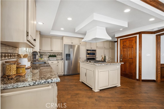 504 Avenida De La Riviera, San Clemente CA: https://media.crmls.org/medias/035c431e-959e-4d70-bc3e-59549327890d.jpg