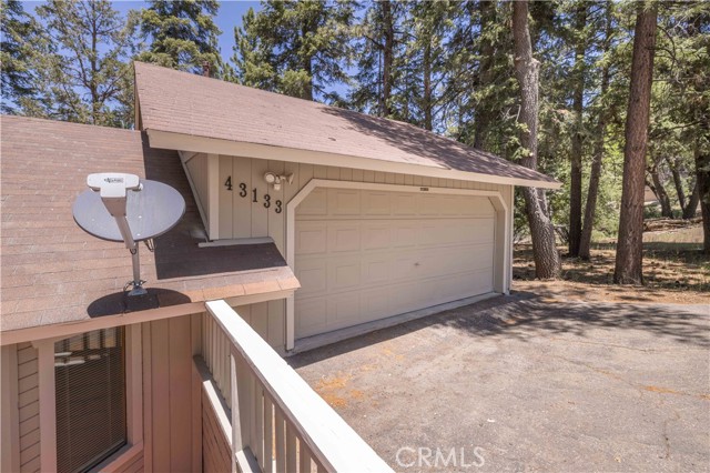 43133 Moonridge Rd, Big Bear CA: https://media.crmls.org/medias/035d19e7-83a4-48d7-850a-e99ac4c15e9c.jpg