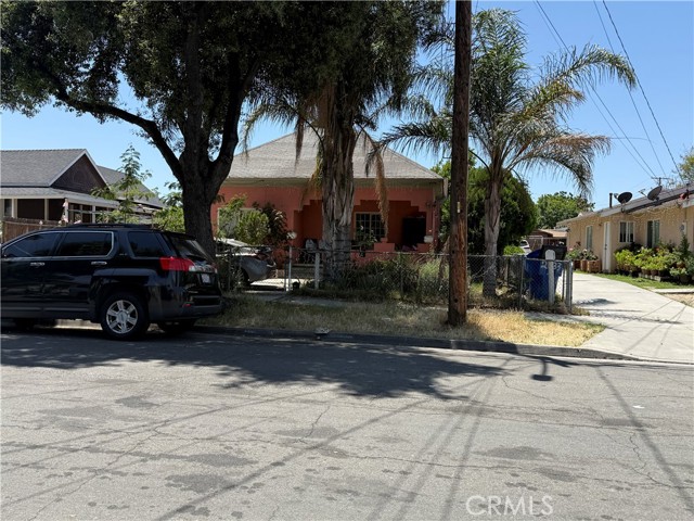 Detail Gallery Image 1 of 1 For 2858 12th St, Riverside,  CA 92507 - 3 Beds | 1/1 Baths