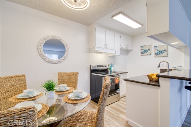 Detail Gallery Image 6 of 29 For 5500 Ackerfield Ave #307,  Long Beach,  CA 90805 - 1 Beds | 1 Baths