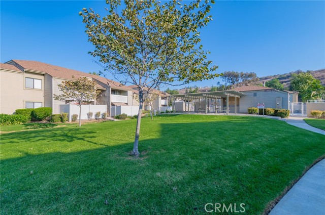Image 31 of 33 For 63 Carriage Way 239