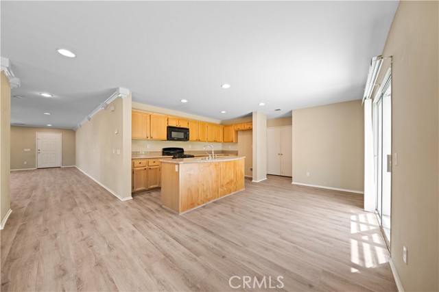 Detail Gallery Image 9 of 44 For 32057 Meadow Wood Ln, Lake Elsinore,  CA 92532 - 4 Beds | 2/1 Baths