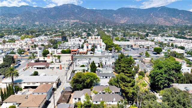 1055 Allen Avenue, Glendale CA: https://media.crmls.org/medias/035e4380-2438-4b62-94d3-55fb0264957b.jpg