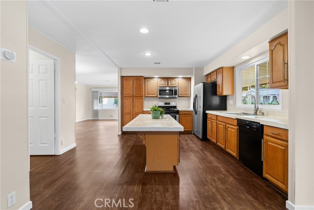 Detail Gallery Image 4 of 37 For 24001 Muirlands #47,  Lake Forest,  CA 92630 - 2 Beds | 2 Baths