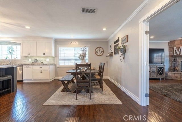 Image 19 of 43 For 4611 Myra  