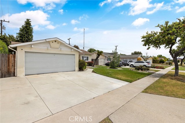 Detail Gallery Image 2 of 45 For 14102 Lake St, Garden Grove,  CA 92843 - 3 Beds | 1/1 Baths