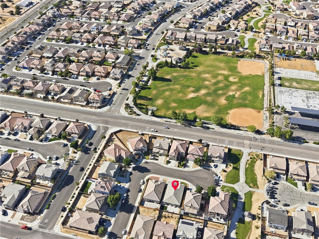 https://media.crmls.org/medias/035f5460-675b-439c-9a66-b31d8df821b2.jpg?preset=X-Large