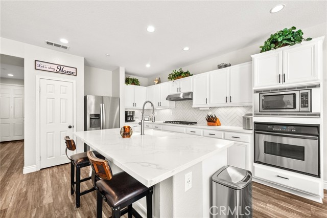 Detail Gallery Image 6 of 29 For 19791 Paso Robles Dr, Riverside,  CA 92508 - 4 Beds | 3 Baths