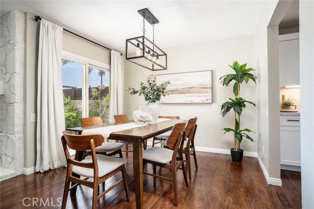 Detail Gallery Image 9 of 56 For 6561 Sabbicas Cir, Huntington Beach,  CA 92647 - 4 Beds | 3 Baths