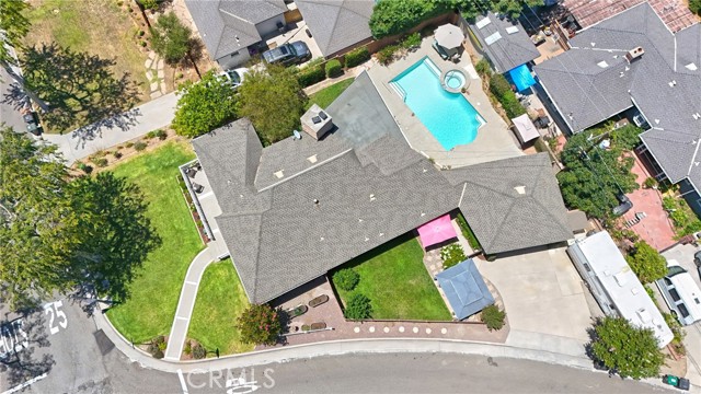 Image 3 of 62 For 701 Valley View Drive