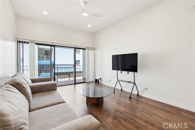 Detail Gallery Image 5 of 23 For 8328 Regents Rd 1f,  San Diego,  CA 92122 - 1 Beds | 1 Baths