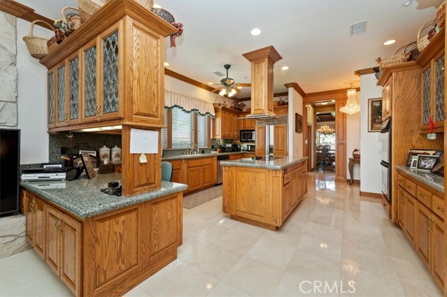 Detail Gallery Image 13 of 75 For 6975 Wyndham Hill Dr, Riverside,  CA 92506 - 4 Beds | 4/1 Baths