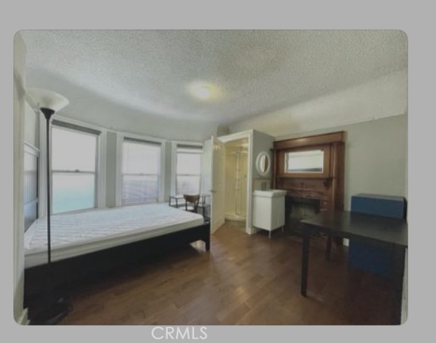 1222 W 35th Street, Los Angeles CA: https://media.crmls.org/medias/036506db-eb71-43a4-b750-488901269ed2.jpg