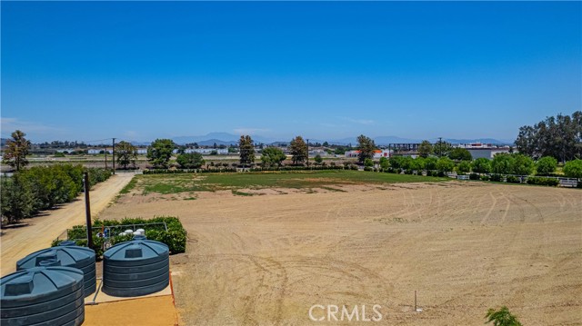 Detail Gallery Image 9 of 75 For 26465 Douglas Ave, Murrieta,  CA 92562 - 6 Beds | 8/5 Baths