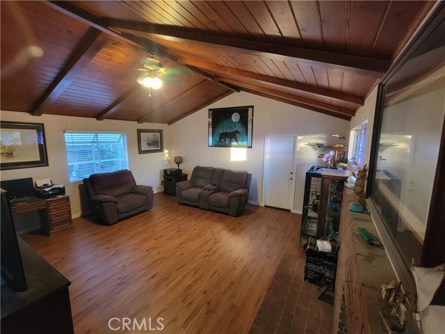 Detail Gallery Image 9 of 19 For 11702 Rockwall St, Lakewood,  CA 90715 - 3 Beds | 2 Baths