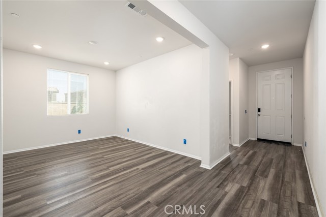 Detail Gallery Image 4 of 34 For 9667 Lasorda Ct, Riverside,  CA 92503 - 5 Beds | 3 Baths