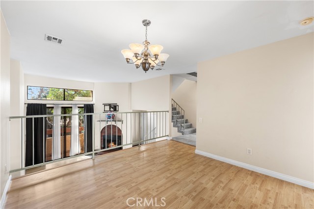 Detail Gallery Image 11 of 52 For 21054 Parthenia #11,  Canoga Park,  CA 91304 - 3 Beds | 3 Baths