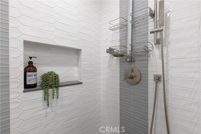2054 Pattiz Avenue, Long Beach CA: https://media.crmls.org/medias/03696259-0e61-45cf-a0e1-8ab22c260af4.jpg