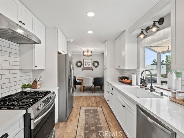 Detail Gallery Image 5 of 27 For 28316 Royal Dr, Castaic,  CA 91384 - 3 Beds | 2/1 Baths