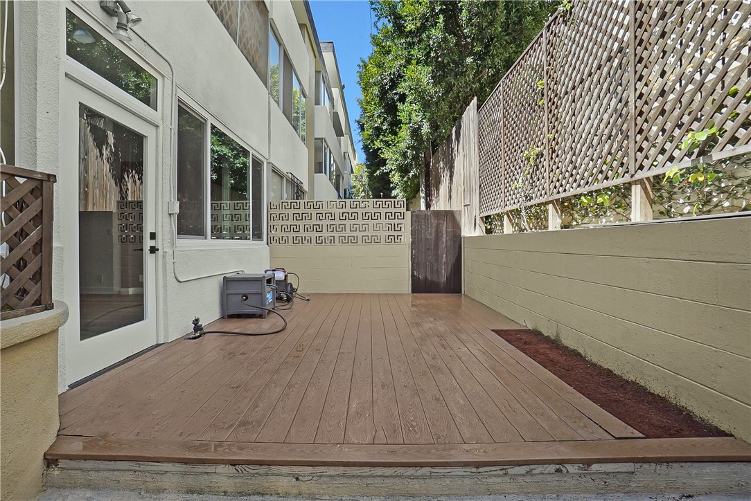 Detail Gallery Image 26 of 34 For 10633 Kinnard Ave #4,  Los Angeles,  CA 90024 - 2 Beds | 2 Baths