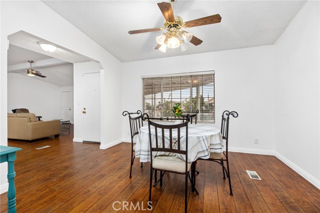 Detail Gallery Image 5 of 39 For 38262 via Oruga, Murrieta,  CA 92563 - 3 Beds | 2 Baths