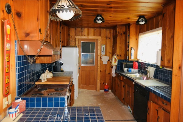 39181 Quail, Bass Lake CA: https://media.crmls.org/medias/036b4002-295e-40c6-acf3-d532957aea20.jpg
