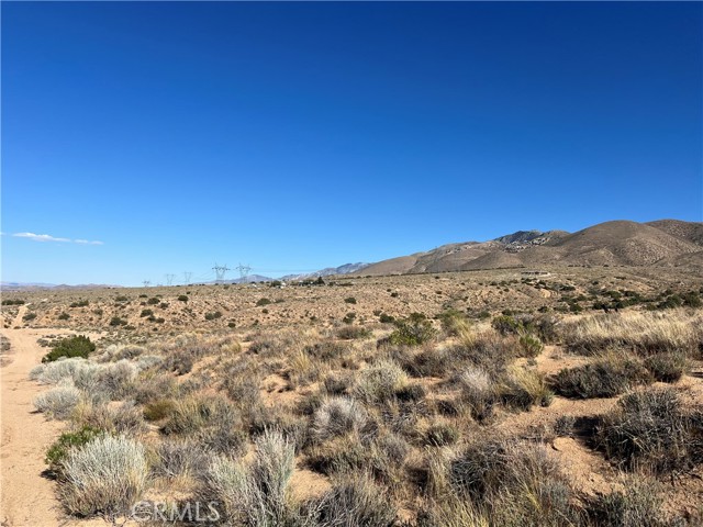 Detail Gallery Image 3 of 6 For 26330 Mountain View Rd, Apple Valley,  CA 92308 - – Beds | – Baths