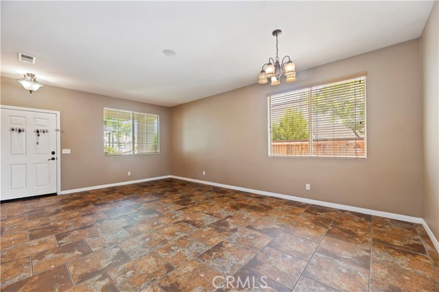 Detail Gallery Image 5 of 26 For 31139 Little Camille Way, Menifee,  CA 92584 - 5 Beds | 2 Baths