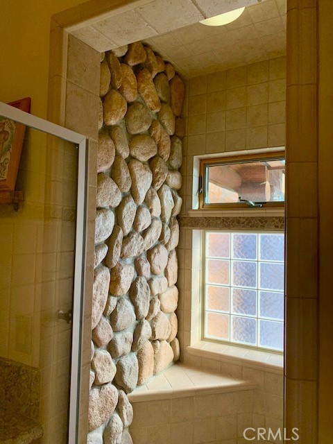 Detail Gallery Image 17 of 73 For 826 Boulder Rd, Big Bear Lake,  CA 92315 - 2 Beds | 2/1 Baths