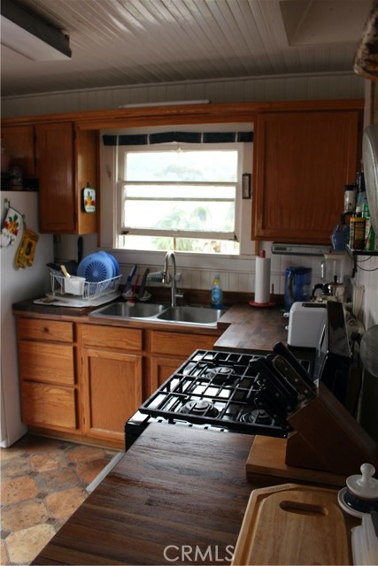 Detail Gallery Image 23 of 27 For 320 Metropole Ave #B,  Avalon,  CA 90704 - 3 Beds | 2 Baths