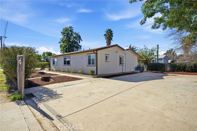Detail Gallery Image 3 of 33 For 28597 Whittier, Winchester,  CA 92596 - 3 Beds | 2 Baths