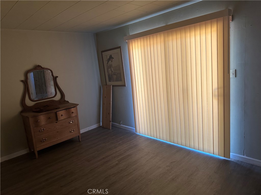 https://media.crmls.org/medias/036ffd3f-9e62-4eaf-a41d-e597a09c5e6b.jpg?preset=X-Large